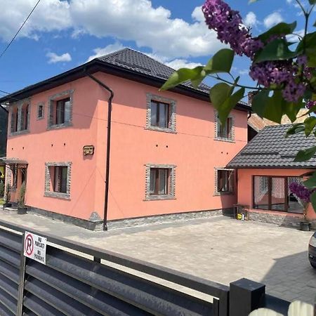 Appartamento Casa Raraului Câmpulung Moldovenesc Esterno foto