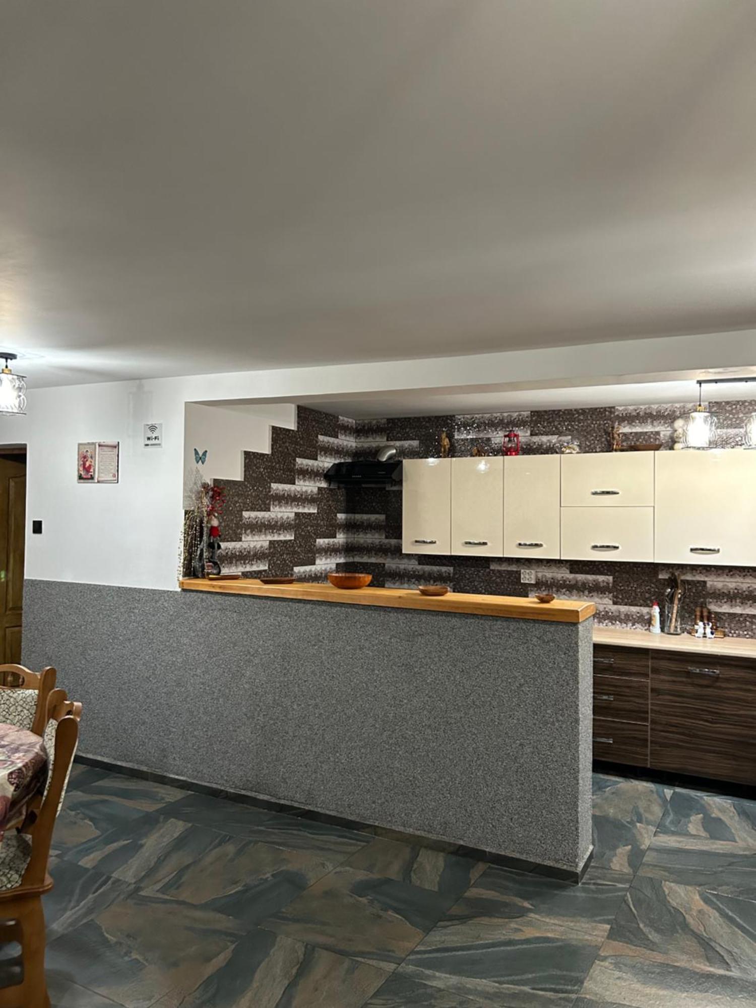 Appartamento Casa Raraului Câmpulung Moldovenesc Esterno foto