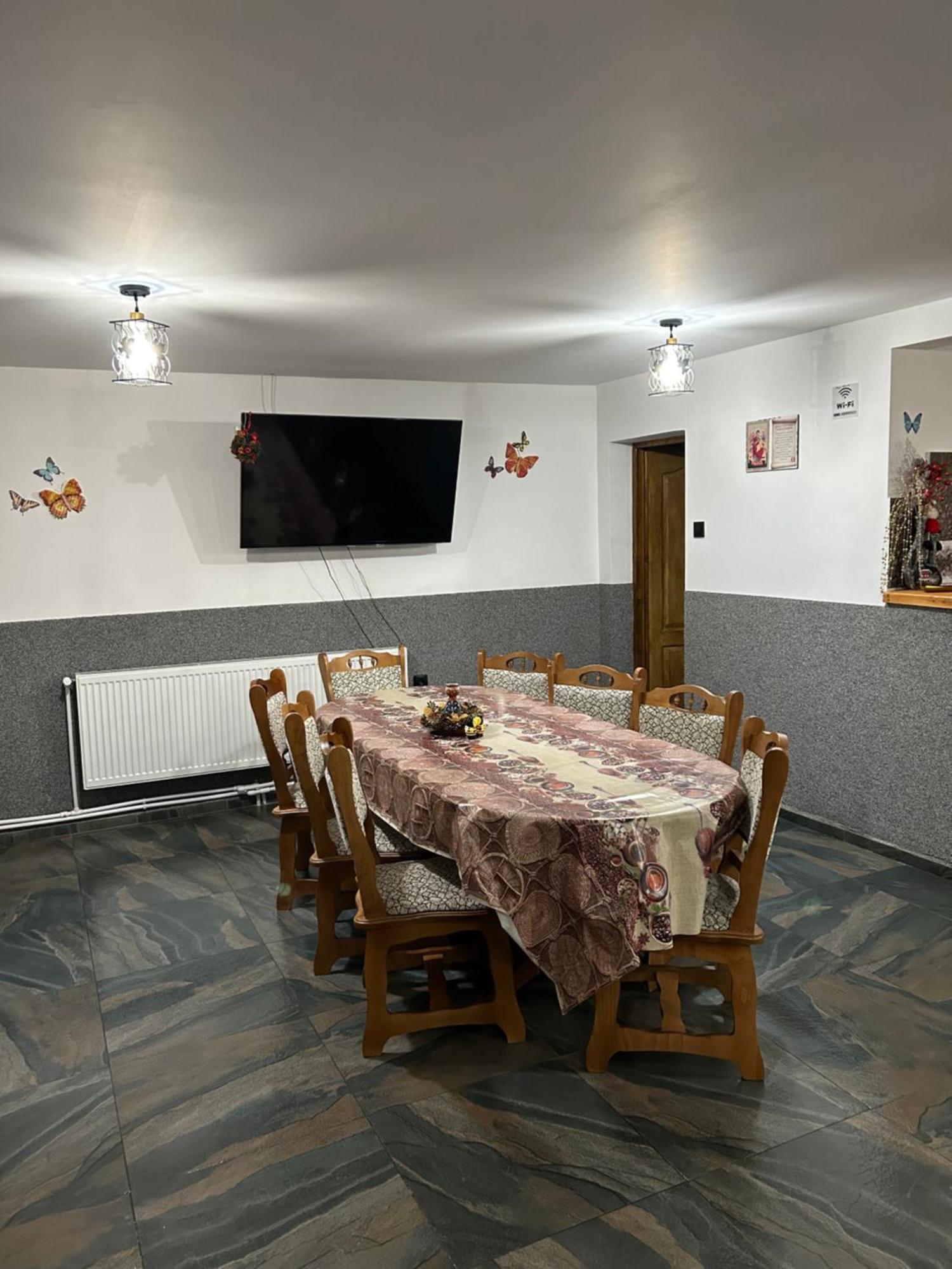 Appartamento Casa Raraului Câmpulung Moldovenesc Esterno foto
